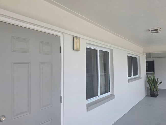 2590 First St, Unit 213 in Ft. Myers, FL - Building Photo - Building Photo