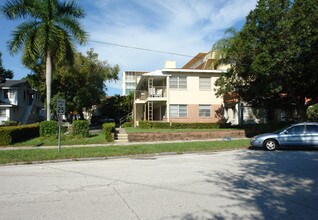 745 2nd Ave N in St. Petersburg, FL - Foto de edificio - Building Photo