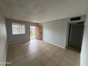 8316 N 60th Ave in Glendale, AZ - Building Photo - Building Photo