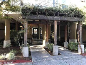 1087 Murrieta Blvd in Livermore, CA - Building Photo - Building Photo