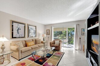 7286 Huntington Ln, Unit 306 in Delray Beach, FL - Building Photo - Building Photo