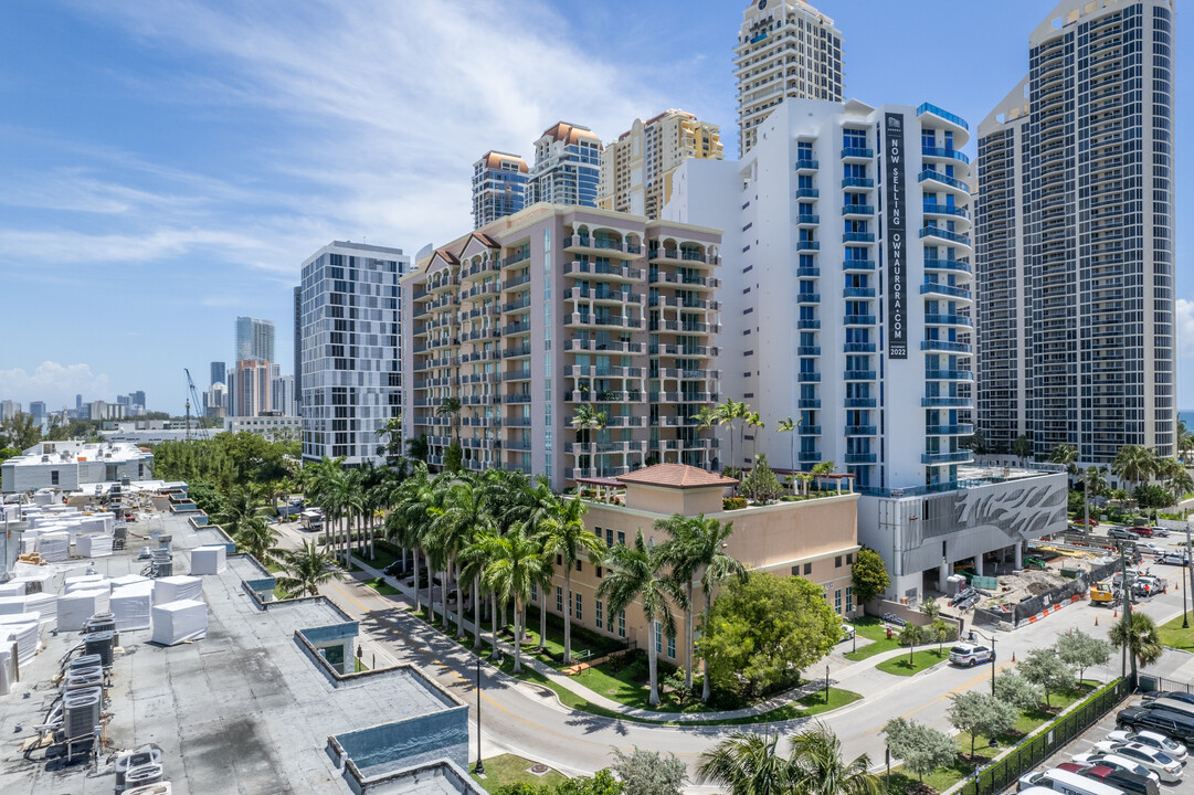 King David Condominiums in Sunny Isles Beach, FL - Building Photo