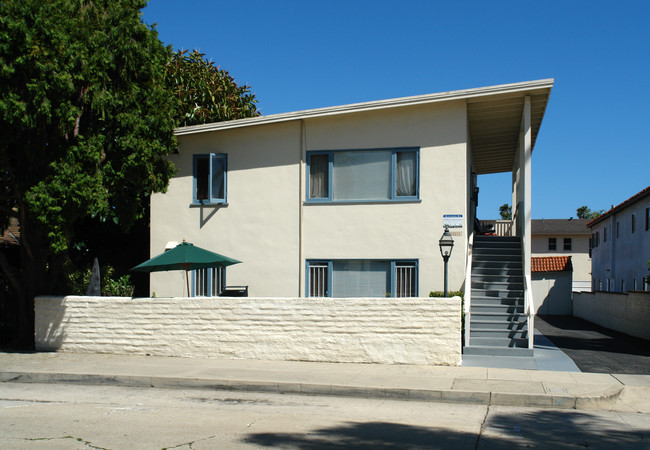 221 Natoma Ave in Santa Barbara, CA - Building Photo - Building Photo