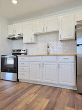 2255 Fairfax Dr in Pella, IA - Building Photo - Building Photo