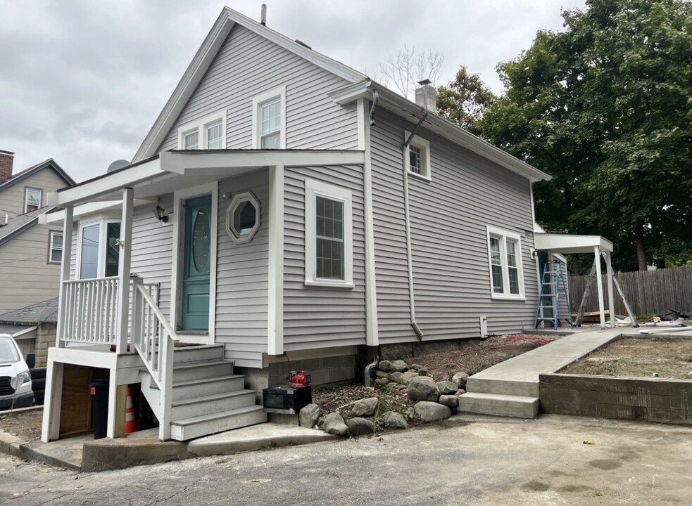 904 Main St in Walpole, MA - Building Photo
