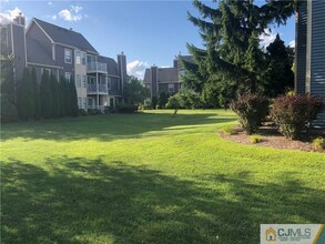 117 Longfield Ct in East Brunswick, NJ - Building Photo - Building Photo