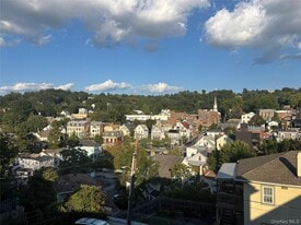 15 Baylis Ct in Tarrytown, NY - Building Photo
