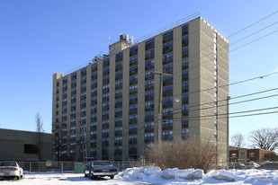 Lakeview Plaza in Lorain, OH - Foto de edificio - Building Photo