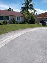 6802 SW 34th Ct in Miramar, FL - Building Photo - Building Photo
