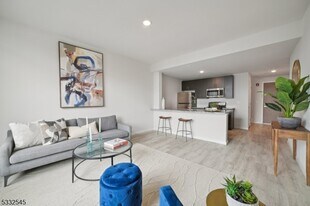 45 S Grove St in East Orange, NJ - Building Photo