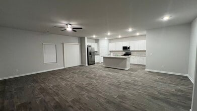 116 Amethyst Dr in Bloomingdale, GA - Building Photo - Building Photo