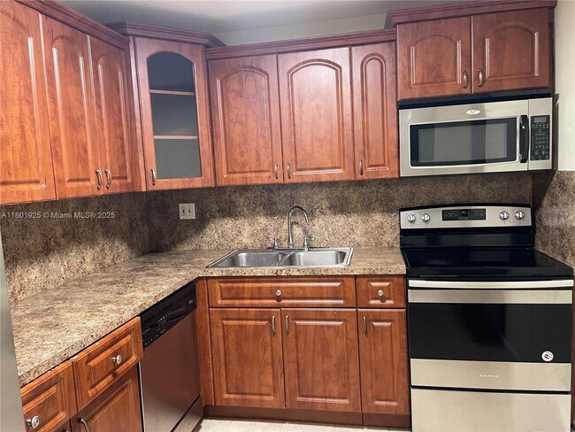 14150 SW 84th St, Unit 208-I in Miami, FL - Building Photo - Building Photo