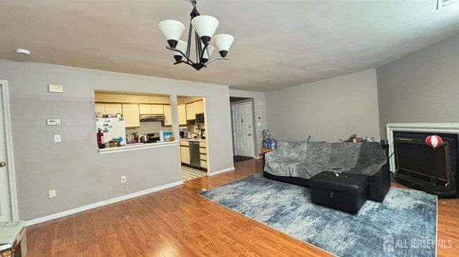 1107 Woodhaven Dr in Edison, NJ - Building Photo - Building Photo