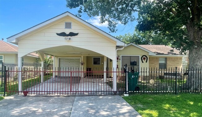 property at 3509 Ramsey Dr