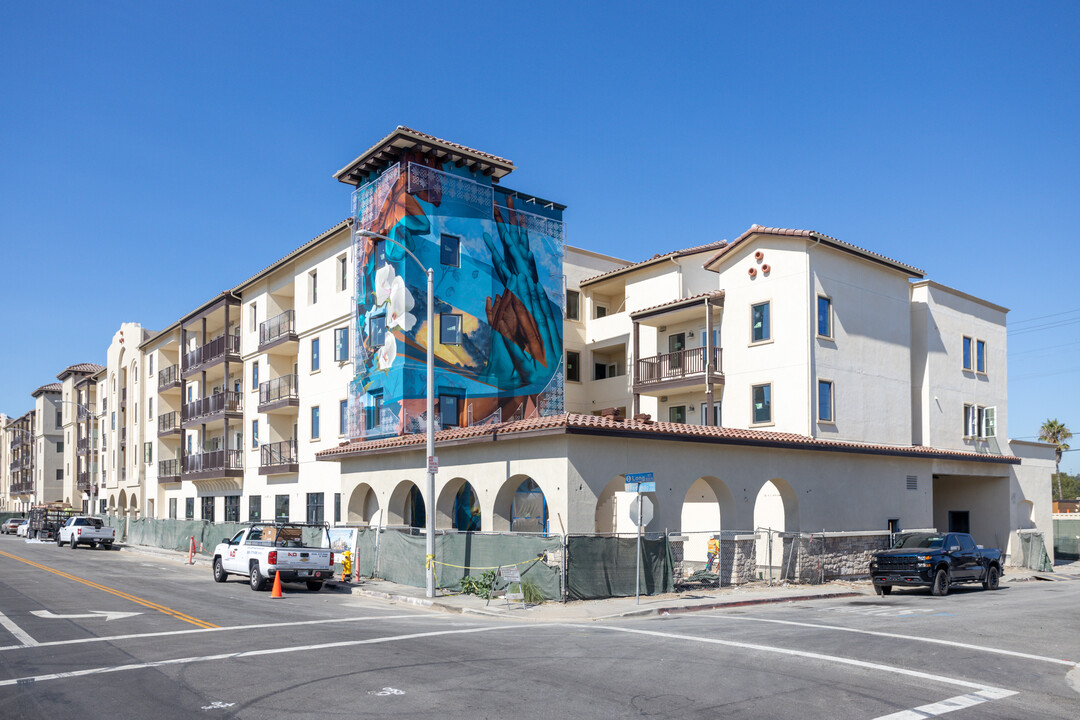 Fairview Heights Apartments in Inglewood, CA - Building Photo