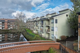 Waterbrook Loft and Apartments in Kent, WA - Building Photo - Building Photo