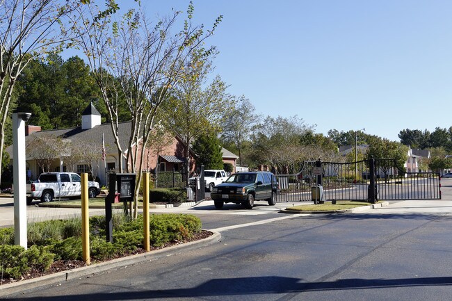 Reserve at Woodchase Apartment Homes in Clinton, MS - Foto de edificio - Building Photo