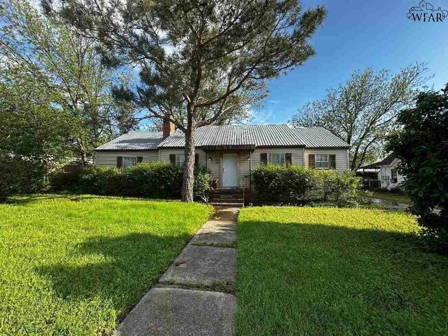 property at 706 US-82