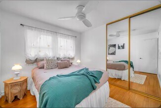 22220 Leadwell St in Los Angeles, CA - Building Photo - Building Photo