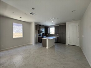 1823 Passerine St in Las Vegas, NV - Building Photo - Building Photo