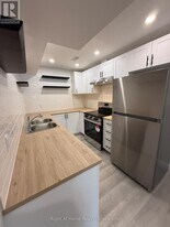 237 Benninger Dr in Kitchener, ON - Building Photo