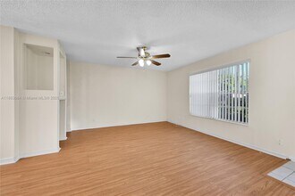 7862 Kimberly Blvd in North Lauderdale, FL - Building Photo - Building Photo