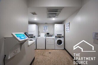 7000 S South Shore Dr in Chicago, IL - Building Photo - Building Photo