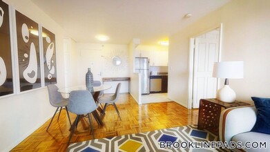 175 Freeman St in Brookline, MA - Building Photo - Building Photo