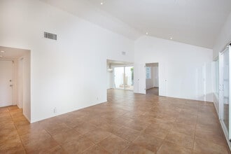 1717 E Sonora Rd in Palm Springs, CA - Building Photo - Building Photo