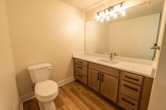 116 Eiche Dr in Slinger, WI - Building Photo - Building Photo