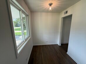1329 N Wilke Rd in Arlington Heights, IL - Building Photo - Building Photo