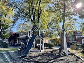 Croftwood Apartments in Feasterville, PA - Building Photo