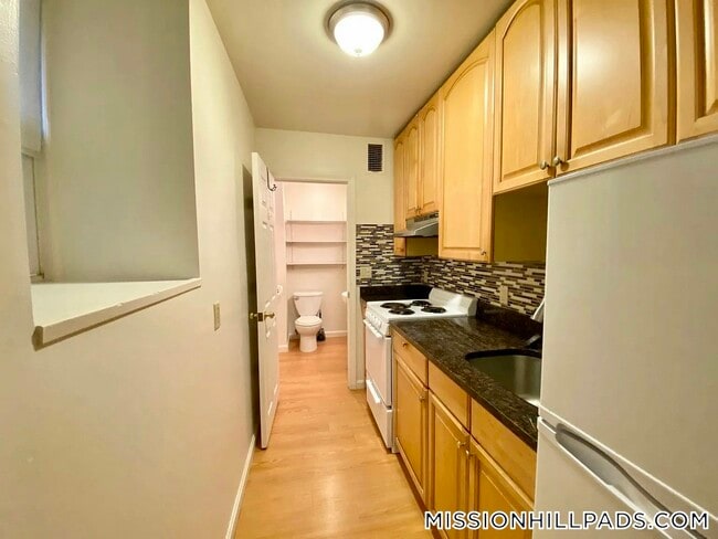 2 Shepherd Ave, Unit 3 in Boston, MA - Building Photo - Building Photo