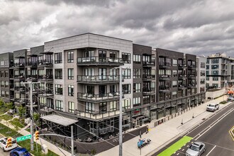 Odyssey at the Park in Nashville, TN - Foto de edificio - Primary Photo