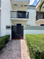 3225 Bird Ave in Miami, FL - Building Photo