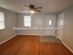 810-812 Alhambra Dr in Anderson, IN - Building Photo - Building Photo