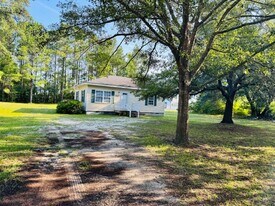 3660 Old Maco Rd NE in Leland, NC - Building Photo