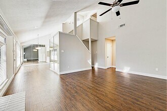 13830 Hollowgreen Dr in Houston, TX - Building Photo - Building Photo