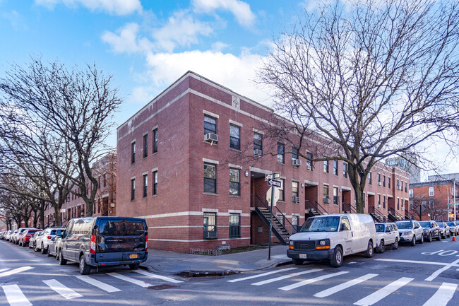 219 Berry St in Brooklyn, NY - Building Photo - Building Photo