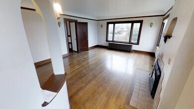 2405 W Hastie Lake Rd in Oak Harbor, WA - Building Photo - Building Photo