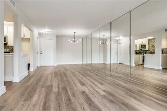 4837 Cedar Springs Rd in Dallas, TX - Building Photo - Building Photo