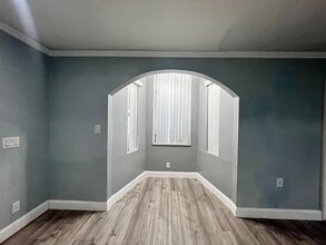 2337 37th St S in St. Petersburg, FL - Foto de edificio - Building Photo