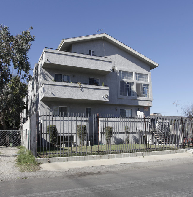 6407 Denny Ave in North Hollywood, CA - Building Photo - Building Photo