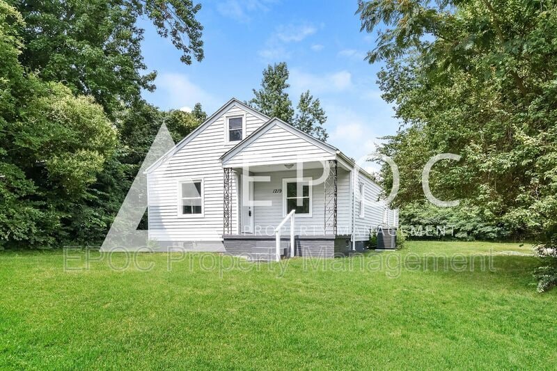 1219 Valley View St in Greensboro, NC - Building Photo