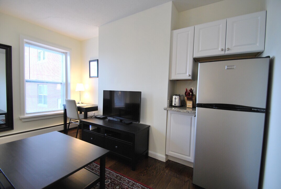 536 E Broadway in Boston, MA - Building Photo