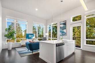 SKY Sammamish in Sammamish, WA - Foto de edificio - Building Photo