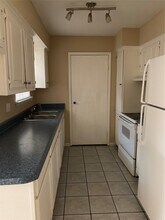 13480 S Thorntree Dr in Houston, TX - Building Photo - Building Photo