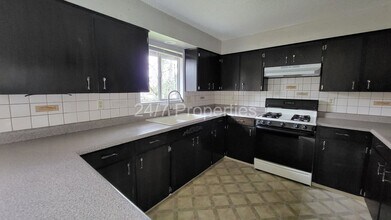 13840 SW Walker Rd in Beaverton, OR - Building Photo - Building Photo