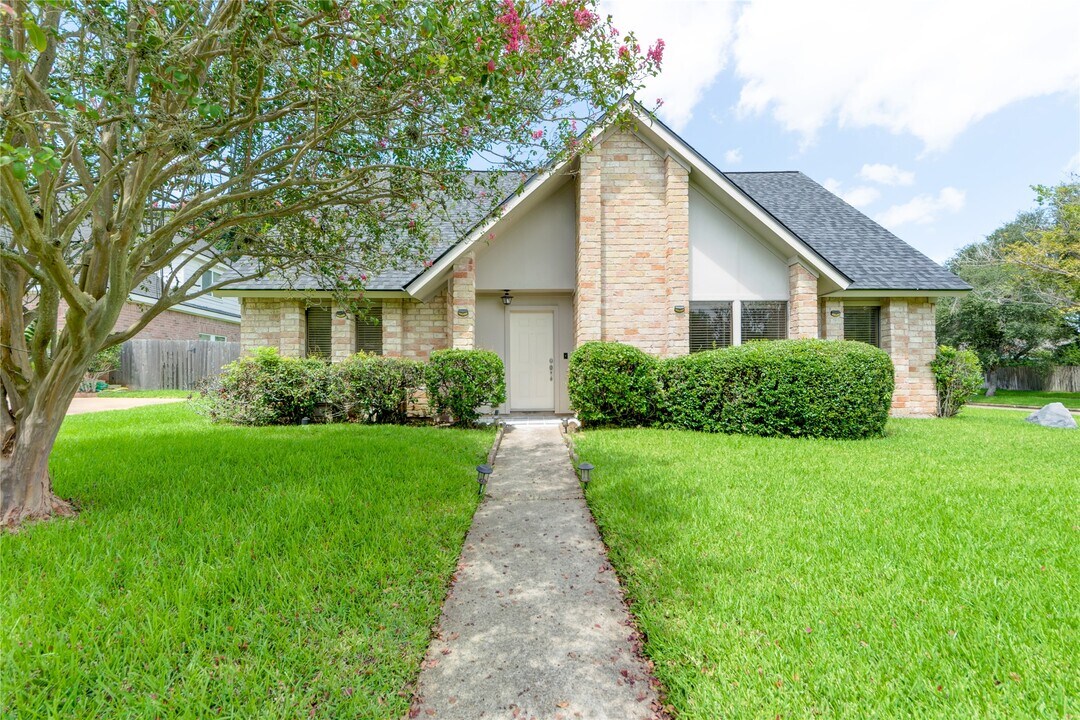 2902 Field Line Dr in Sugar Land, TX - Foto de edificio