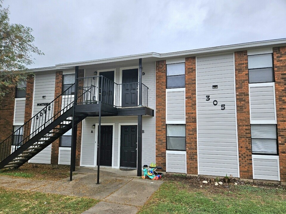 305 Northern Dove Ln, Unit A in Copperas Cove, TX - Foto de edificio